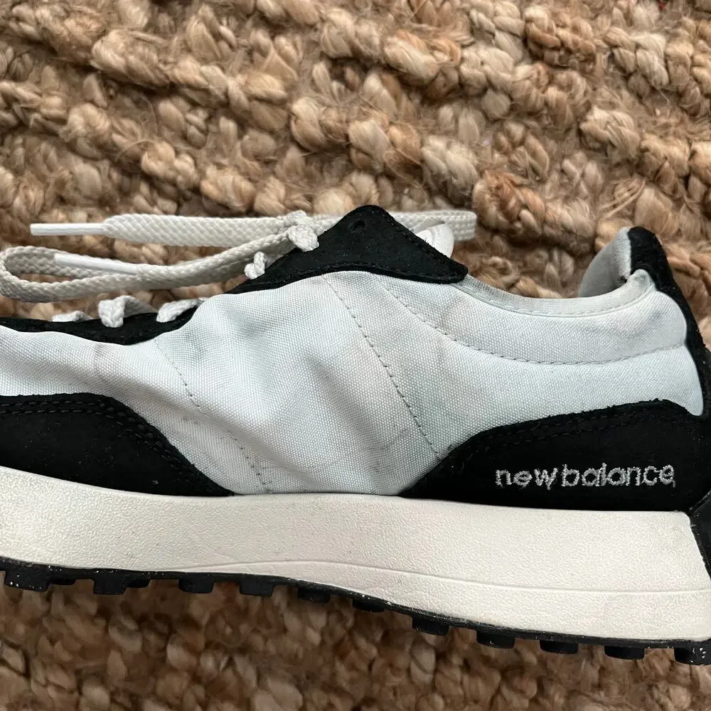 New Balance 327 Women's Size 8 Gray Black Suede Retro Lifestyle Sneakers